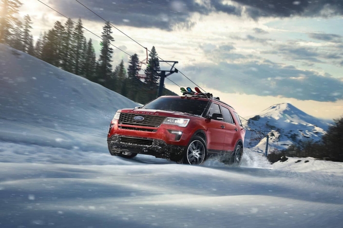 2019-ford-explorer-image-4