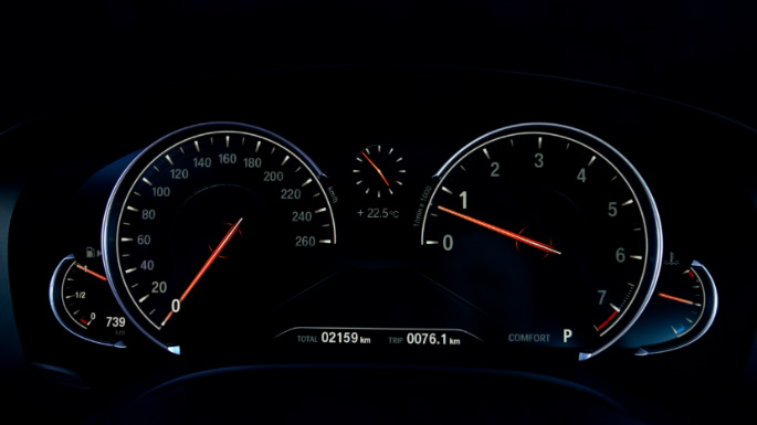 2020-bmw-5series-fuel-image