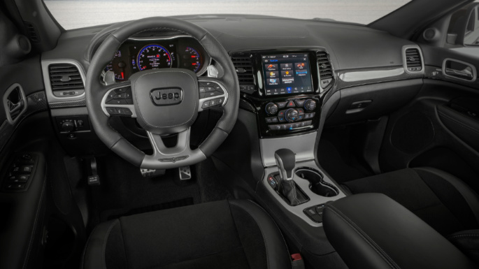 2021-jeep-grand-cherokee-int