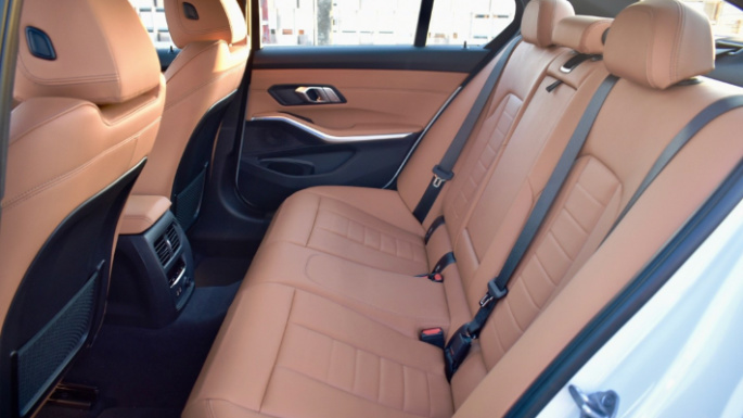 2021 BMW 3 Series Test Drive Review formAndFunctionImage