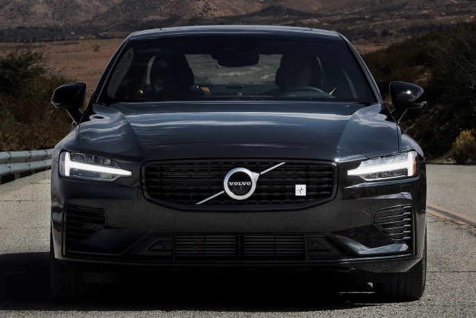 2019-volvo-s60-image-4