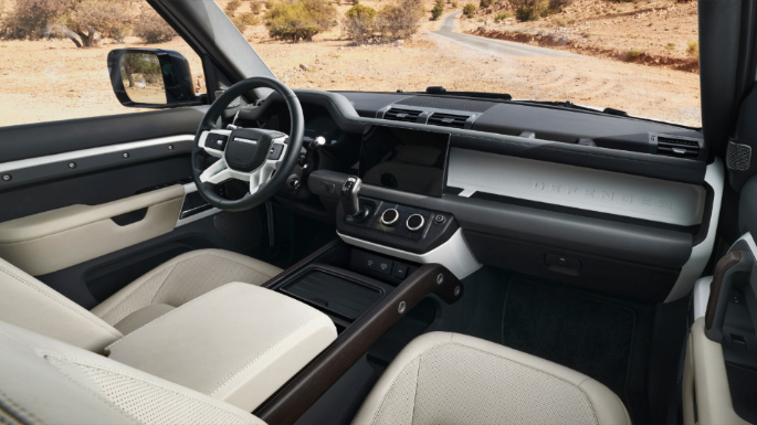 2023-land-rover-defender-int