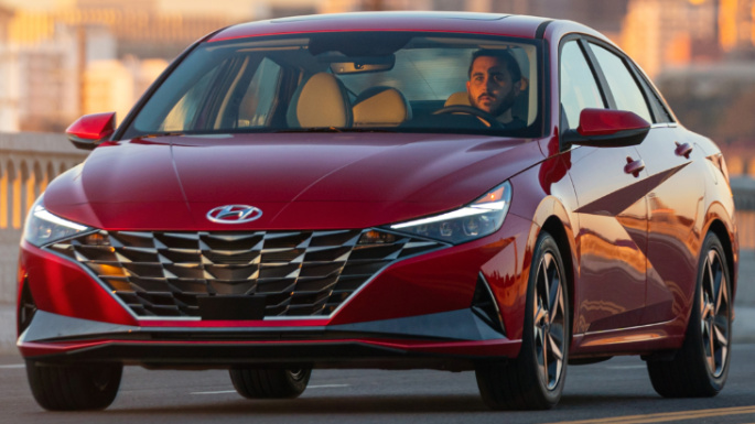 2023-hyundai-elantra-driving-images