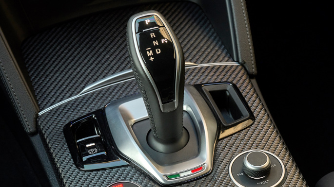 2024 Alfa Romeo Giulia Gear Shift