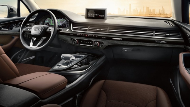 2019-audi-q7-interior1