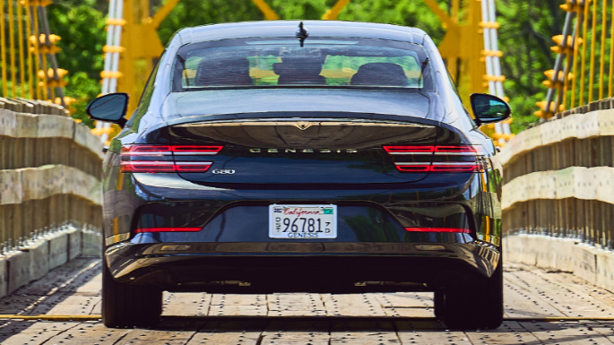 2023-genesis-g80-electric-image-5