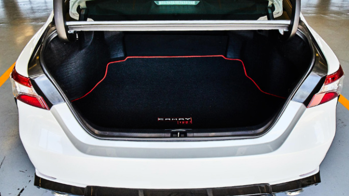 2020-toyota-camry-trunk-image