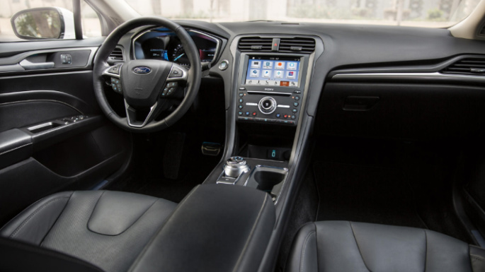 2019-ford-fusion-hybrid-int
