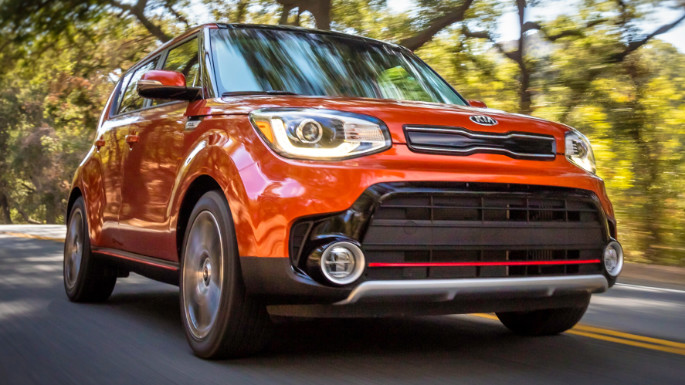 2019-kia-soul-driving-image