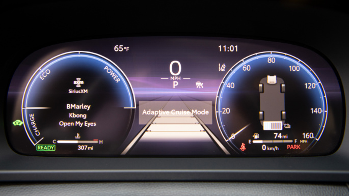 2023-toyota-crown-fuel-image