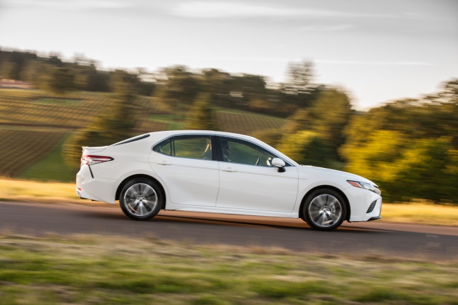2019-toyota-camry-image-5