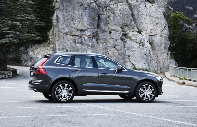 2019-volvo-xc60-image-1