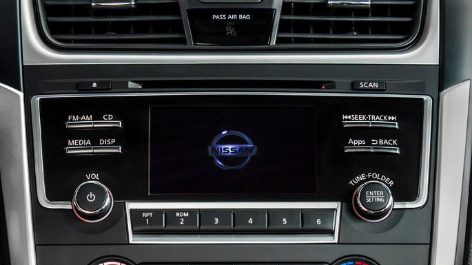 2017-nissan-altima-tech-image