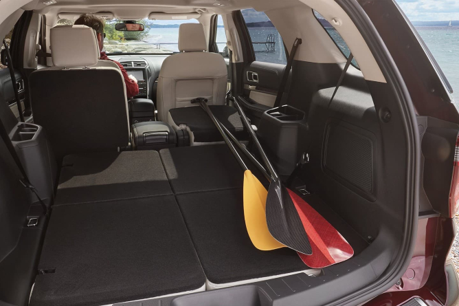2019-ford-explorer-image-10