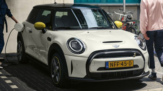 2023-mini-cooper-se-hardtop-ext