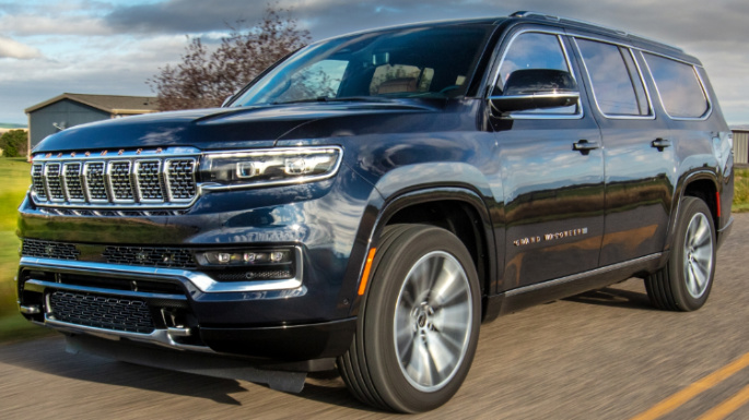 2024 Jeep Grand Wagoneer Driving (Driving)