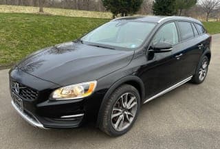 Volvo 2018 V60 Cross Country