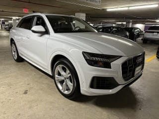 Audi 2023 Q8