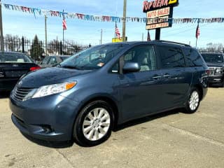 Toyota 2015 Sienna