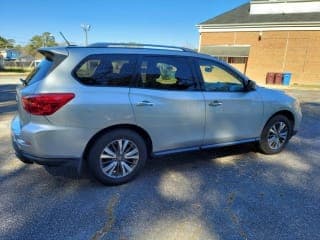 Nissan 2017 Pathfinder