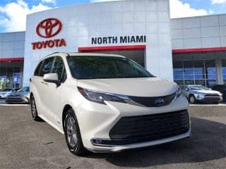 Toyota 2021 Sienna