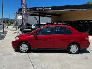 Nissan 2011 Versa