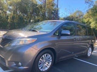 Toyota 2011 Sienna