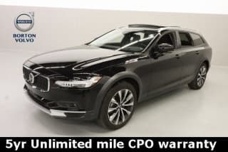 Volvo 2022 V90 Cross Country