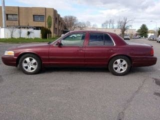 Ford 2004 Crown Victoria