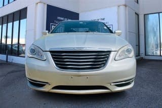 Chrysler 2011 200