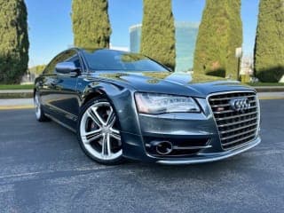 Audi 2013 S8