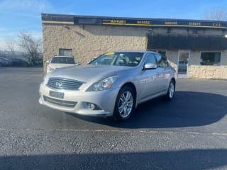 Infiniti 2011 G37