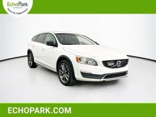 Volvo 2017 V60 Cross Country