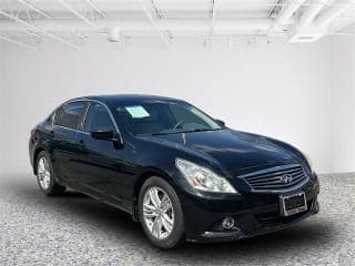 Infiniti 2011 G37