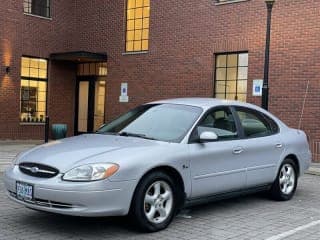 Ford 2000 Taurus