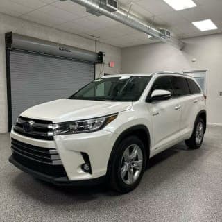 Toyota 2019 Highlander Hybrid