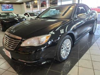 Chrysler 2011 200