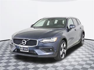 Volvo 2022 V60 Cross Country