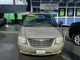 Chrysler 2005 Town and Country