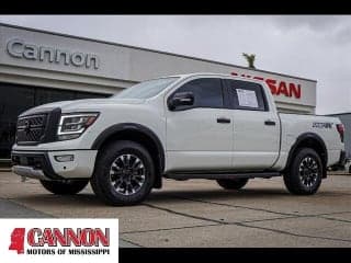 Nissan 2023 Titan