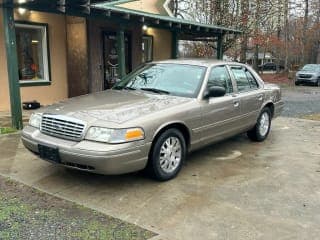 Ford 2003 Crown Victoria