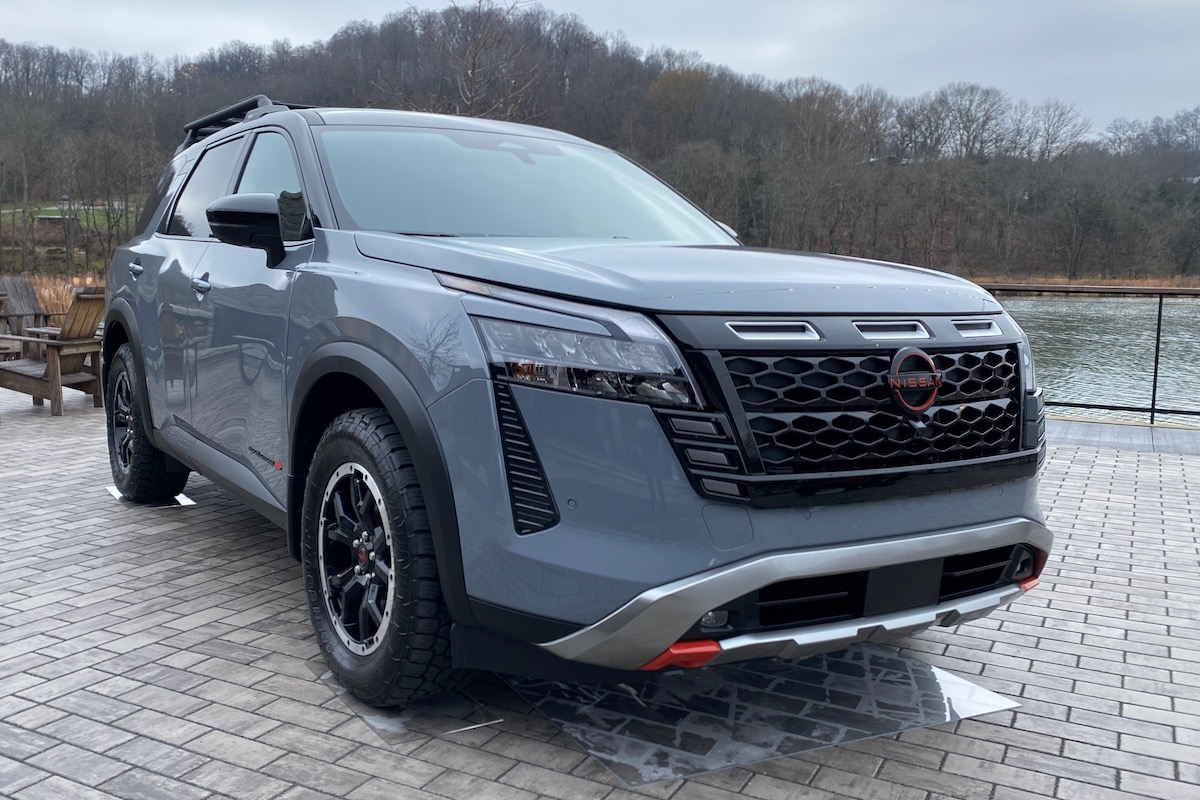 Nissan Pathfinder vs Mazda CX-90